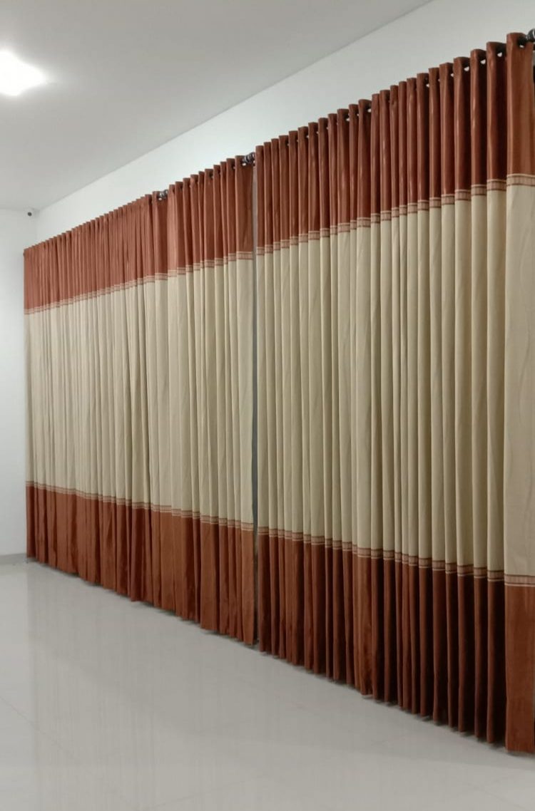 pemasangan gorden custom motif kombinasi di rawalumbu