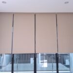 hasil pemasangan roller blind kantor di serpong