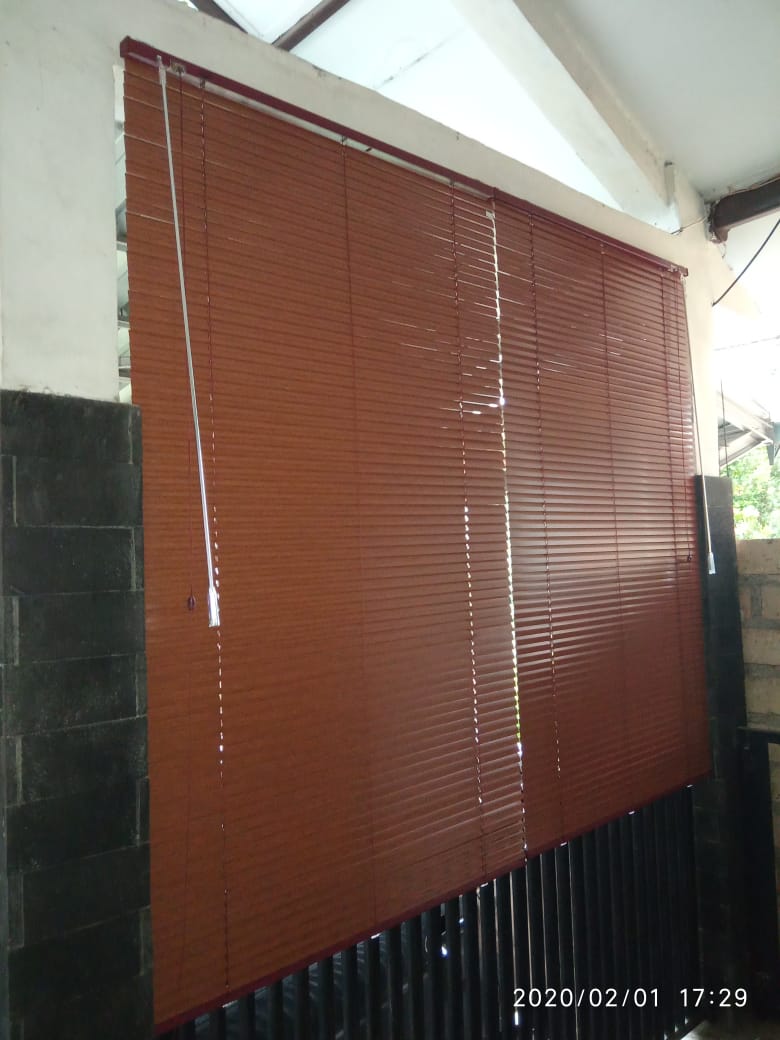 pemasangan horizontal blind di outdor di serpong