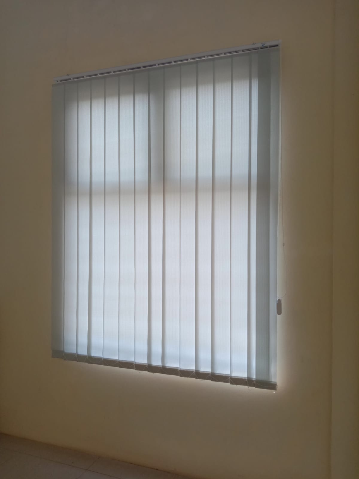 pemasangan vertical blind dimout di ciputat