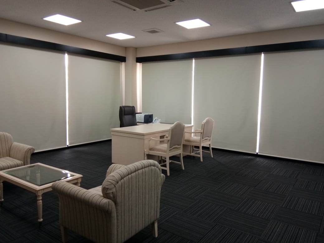 pemasangan roller blind custom di pik (pantai indah kapuk)