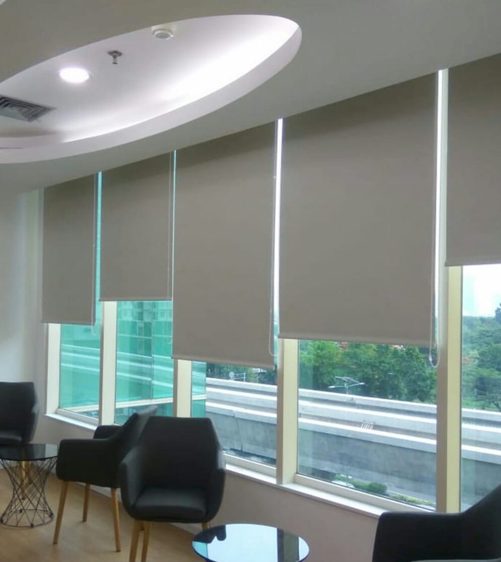 pemasangan roller blind di balaraja bahan blackout 100%
