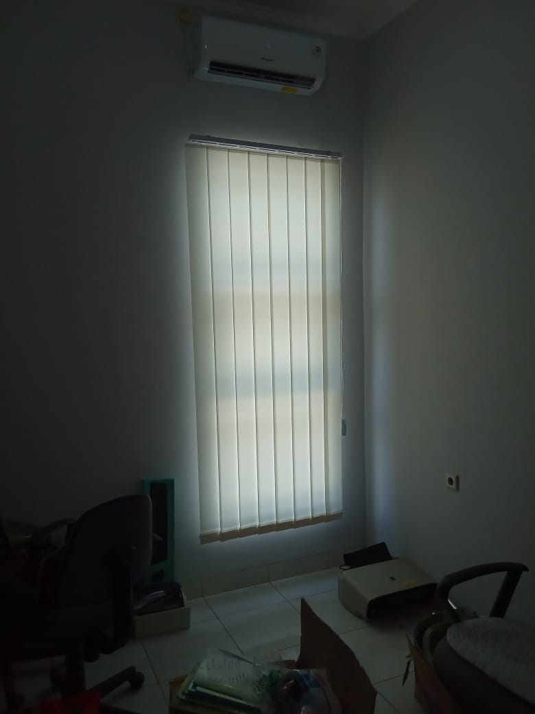 pemasangan vertical blind tangerang bahan dimout standar